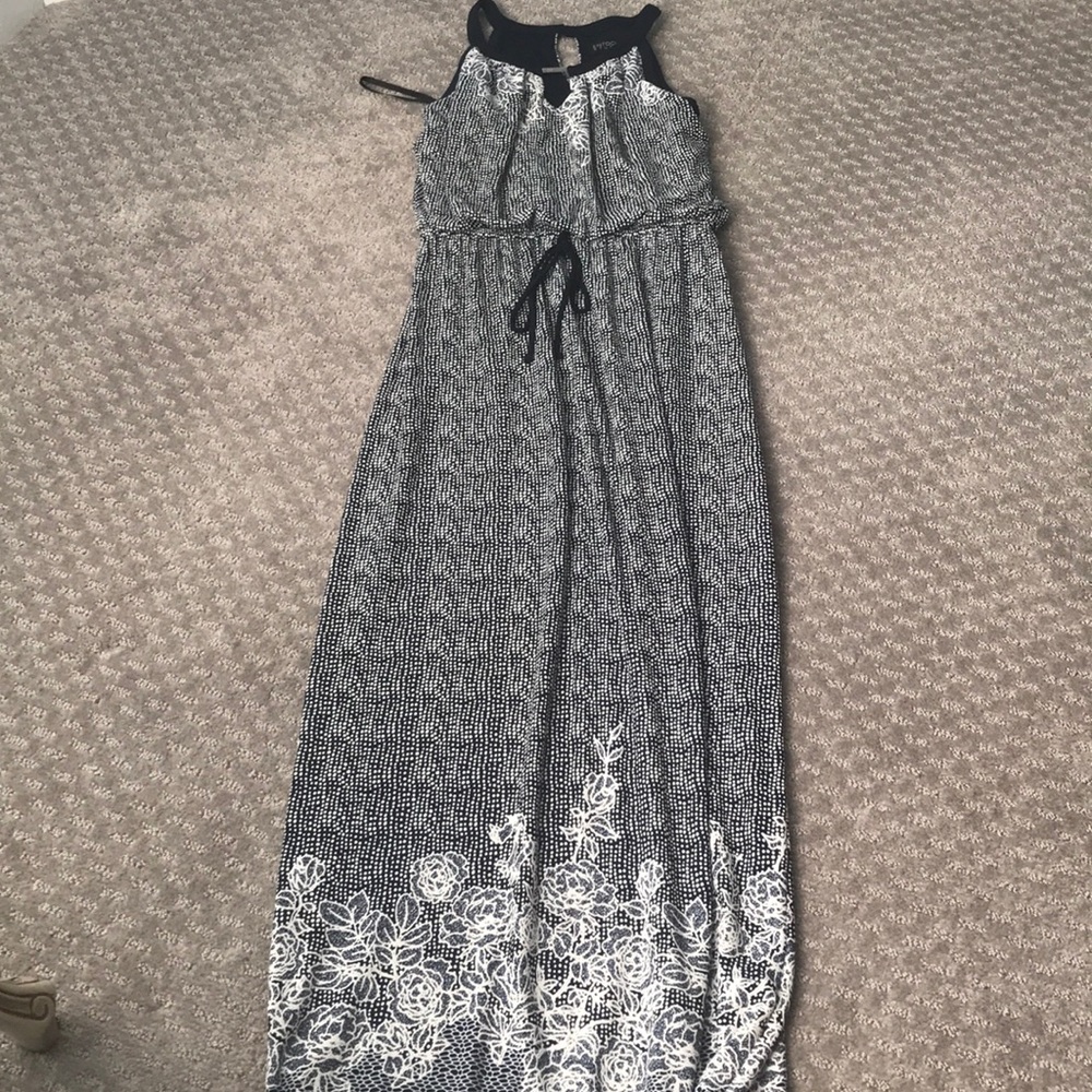 EnFocus Studio maxi sleeveless dress.